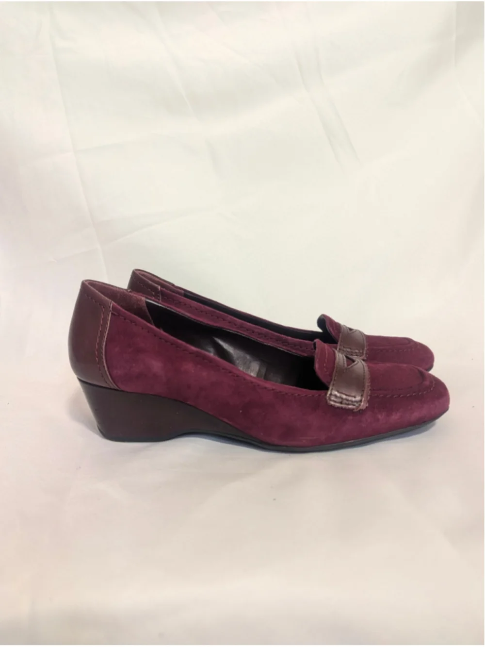 Easy Spirit Esmallie Dark Red Suede Wedge Loafers Size 6.5
